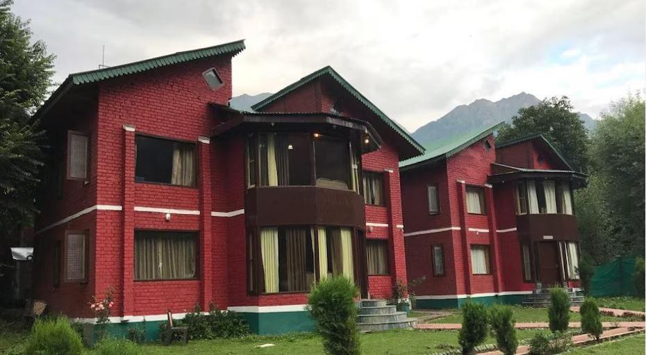 The Pinus Resort Pahalgam Bagian luar foto