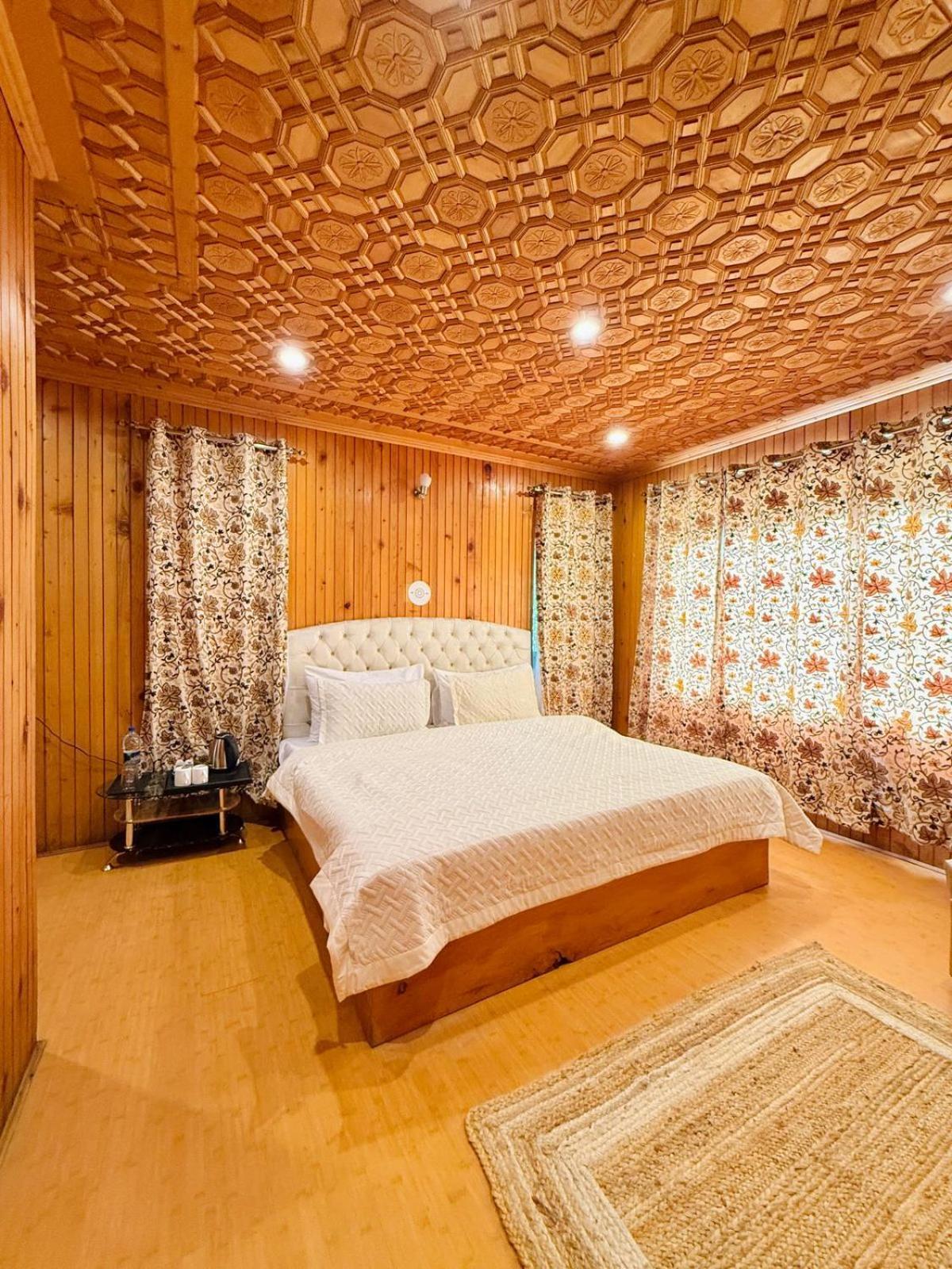 The Pinus Resort Pahalgam Bagian luar foto
