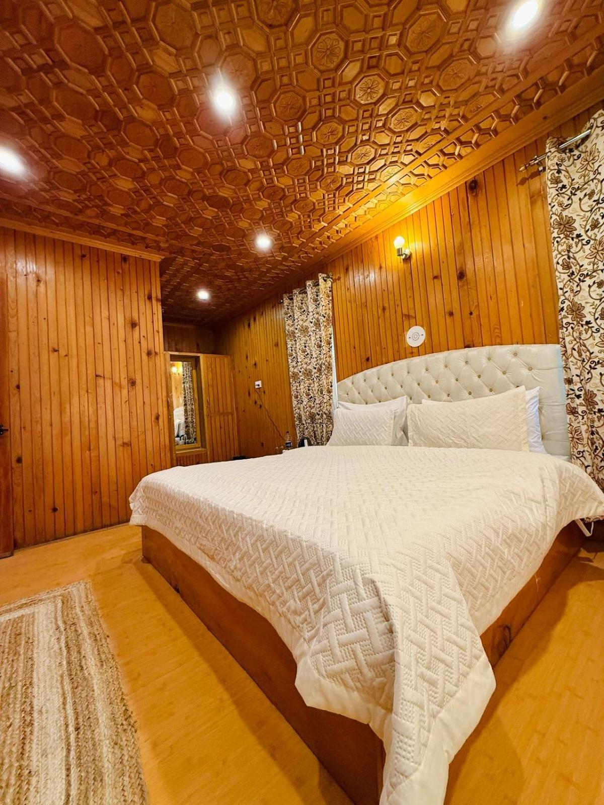 The Pinus Resort Pahalgam Bagian luar foto