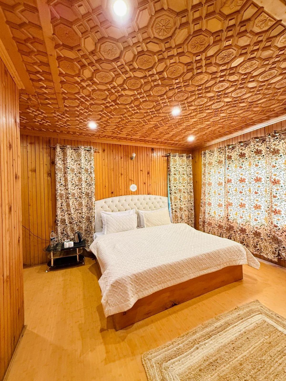 The Pinus Resort Pahalgam Bagian luar foto